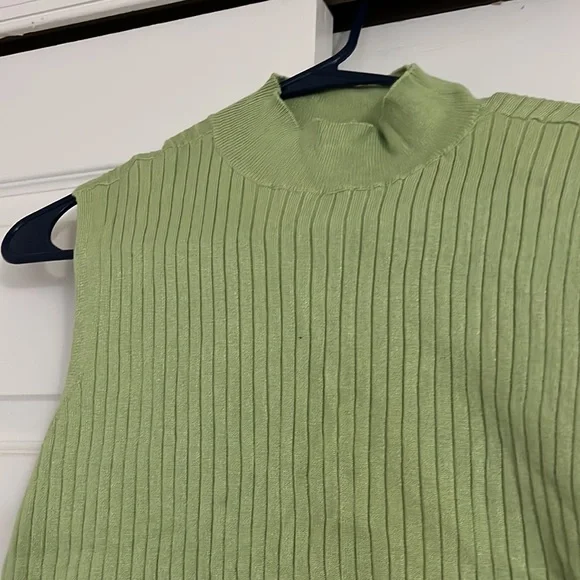 Worthington Mock neck Sweater NWT - Picture 2 of 2